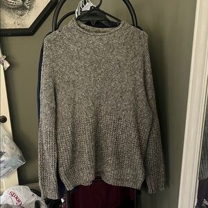 American Eagle Outfitters Heathered Gray Turtleneck Sweater
